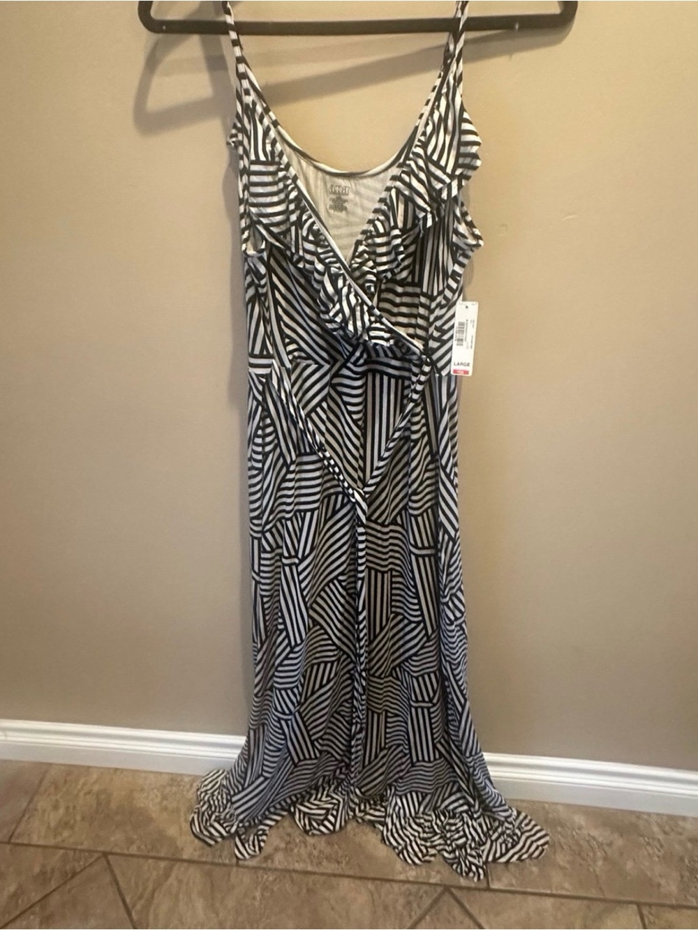 a.n.a. Black White Geometric Stripe Ruffle Maxi Dress Large